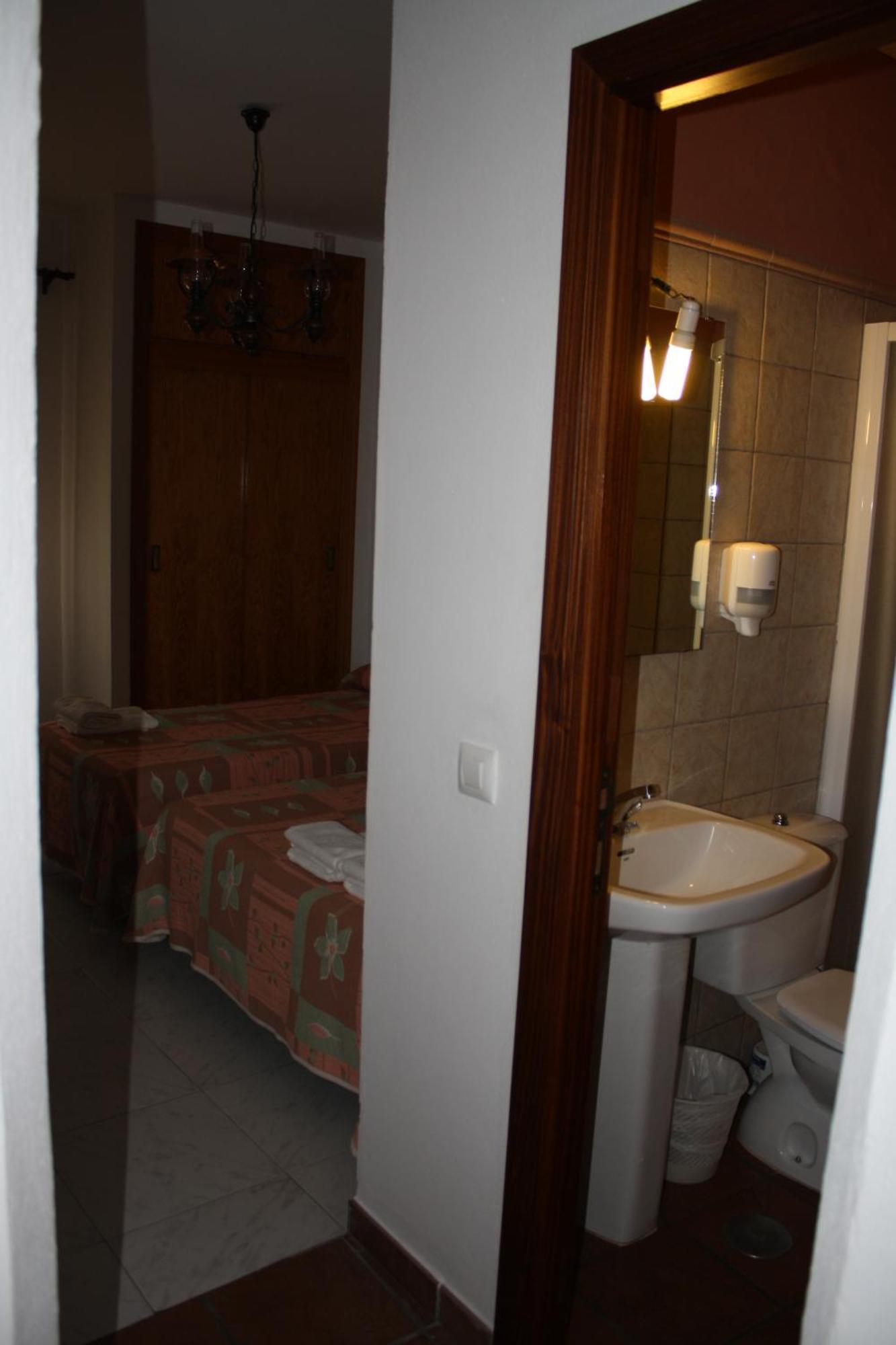 Hostal Torre De Guzman Conil De La Frontera Bagian luar foto
